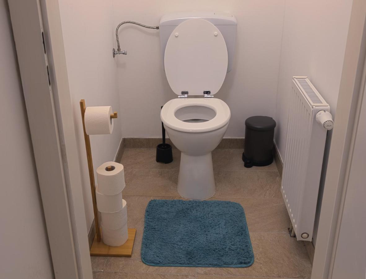 Gesamte Unterkunft Ueber Den Daechern Wiens Exterior foto