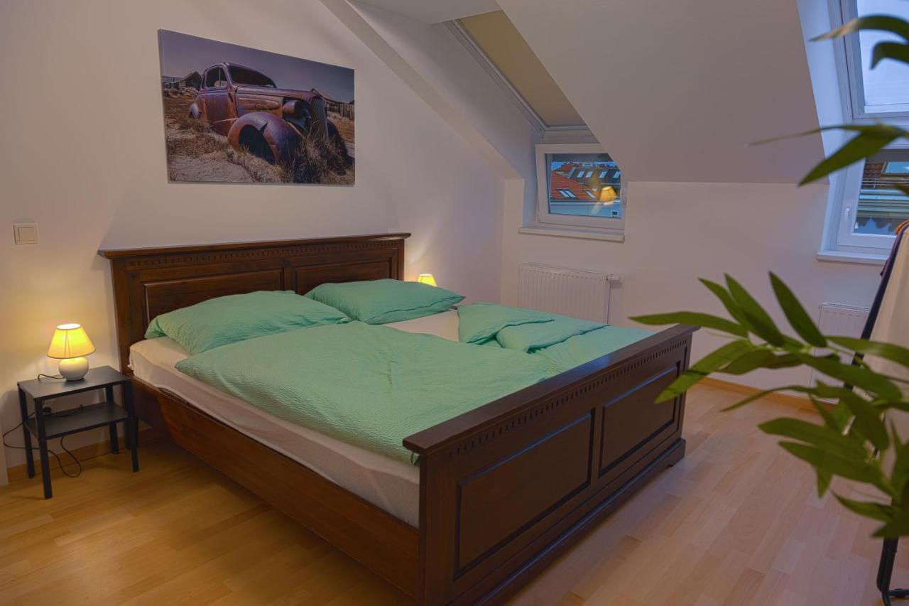 Gesamte Unterkunft Ueber Den Daechern Wiens Exterior foto